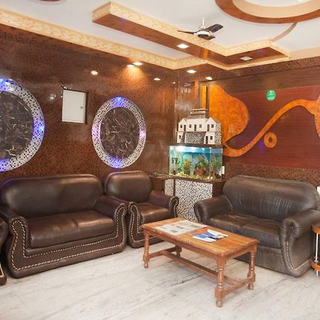 Oyo 343 Pop Life Hotel Banke Εξωτερικό φωτογραφία