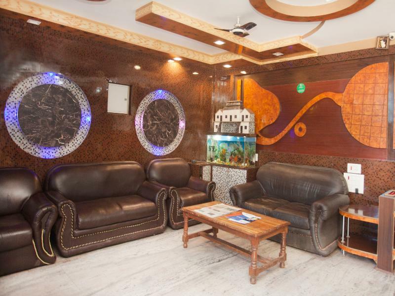 Oyo 343 Pop Life Hotel Banke Εξωτερικό φωτογραφία