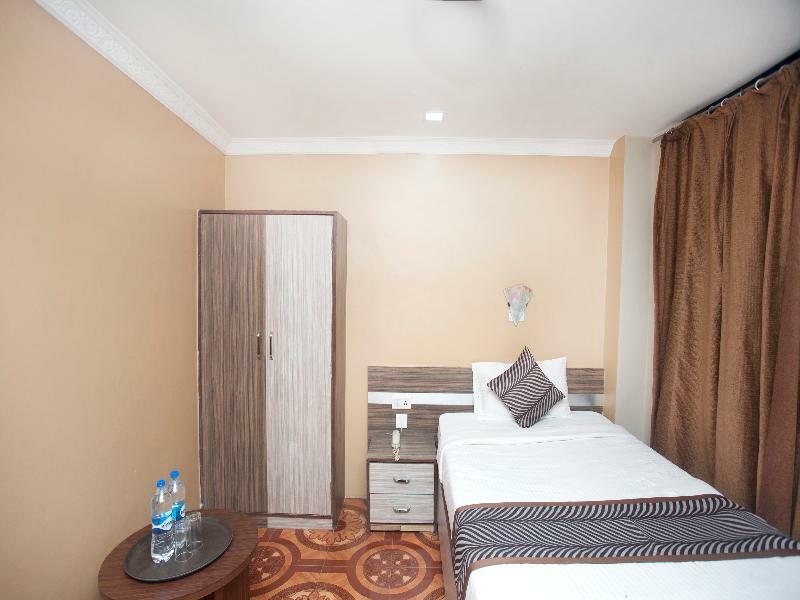 Oyo 343 Pop Life Hotel Banke Εξωτερικό φωτογραφία
